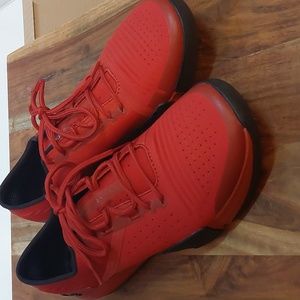 Under Armour UA TriBase Reign Mens Size 10 Red Multisport Trainer Shoes